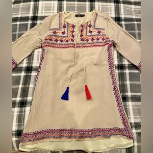 THML Boho embroidered blouse, long sleeve Size Small.